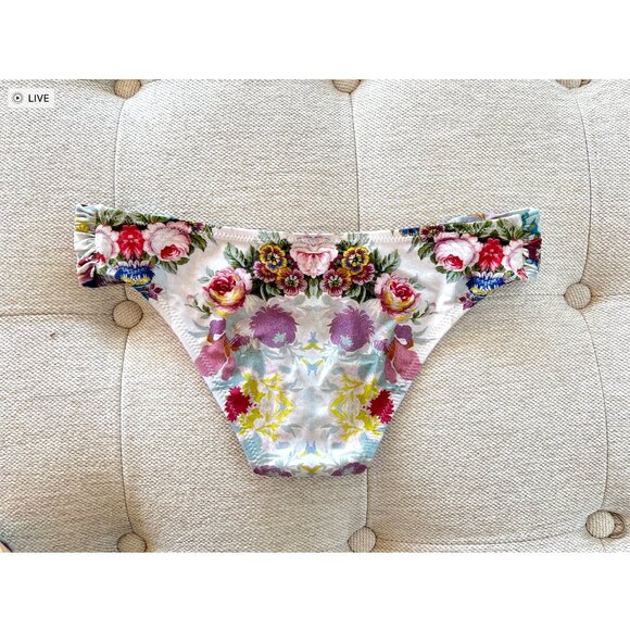 WILDFOX SWIM Rare Floral Bikini Set from Resort 2013 - Picture 13 of 14